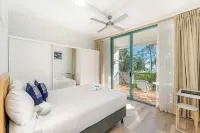 Shelly Bay Resort - parking