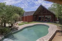 Hobatere Lodge - Pool