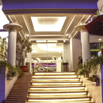 Heef Hotel Pasar Baru Отели рядом с достопримечательностью «Собор Джакарты»