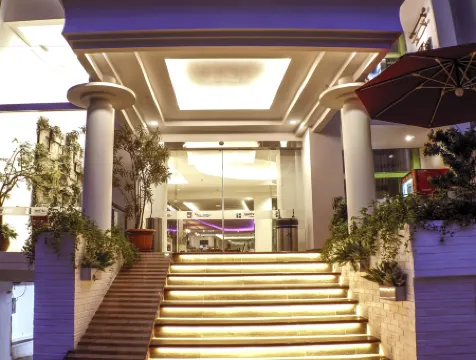 Heef Hotel Pasar Baru Отели рядом с достопримечательностью «Сикхски храм на Джакарта»