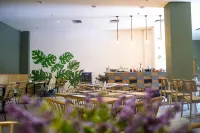 RADJA ART & BOUTIQUE HOTEL SIMPANG LIMA - breakfast