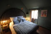 Les Insolites du Grand Logis Hotels in Sainte-Preuve