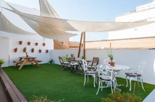 The Nomad Hostel&Pension