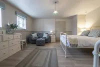 The Ship at Dunwich - Homestays