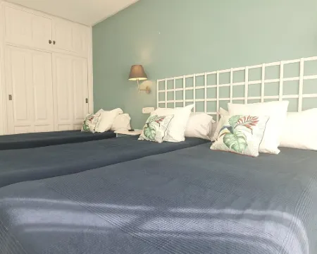 Hugo Beach Hotel Hoteles en Safor