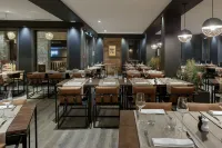 Le C by Alpine Residences - breakfast