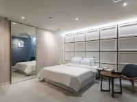 Hotel Millennium Hotels near Rice House Tuna
