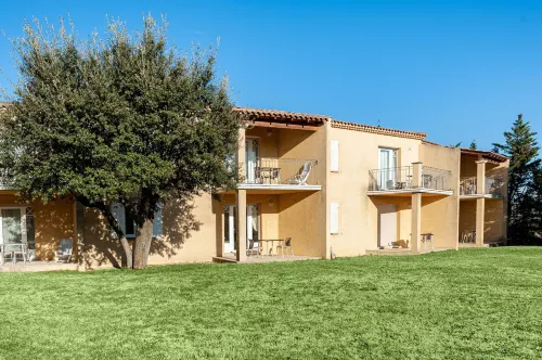 Residhotel Golf Grand Avignon Отели в г. Ле-Понте