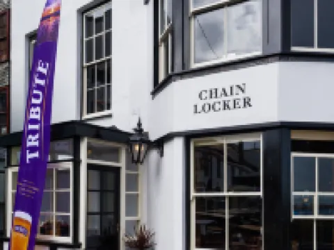 Chainlocker Hotels in Falmouth