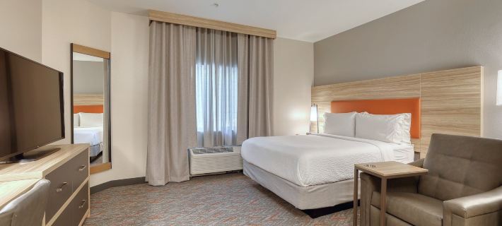 Candlewood Suites MILWAUKEE AIRPORT-OAK CREEK by IHG Hotels in Milwaukee County