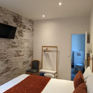 Hotel Morand Hotels near Rouen-Rive-Droite Station