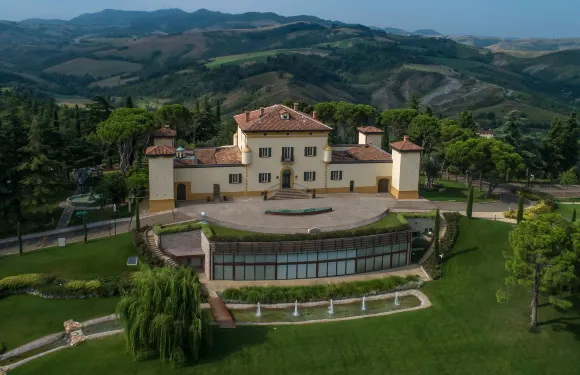 瓦里亞納温泉度假村