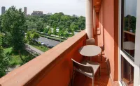 Best Western Plus Congress Hotel - วิวภูเขา