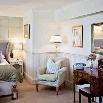 CBH Burleigh Court Hotel Rooms