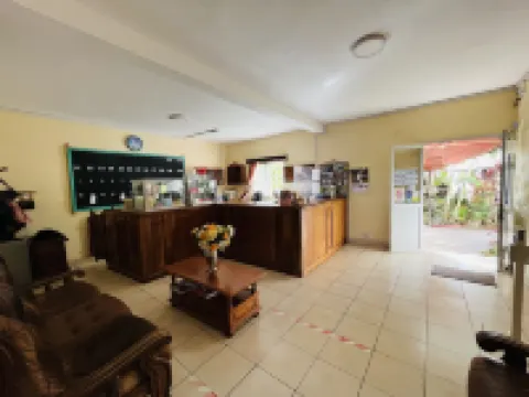 Hôtel - Appartement meublé " les Flots Bleu " โรงแรมในอานตานานารีโว