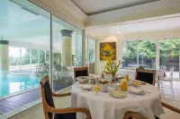 Château de Lannouan Hotels in Baud