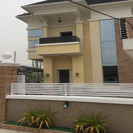 Leez Luxury Apartment