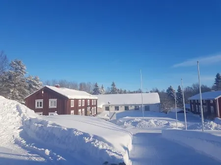 Lövångergården Отели в г. Шеллефтео