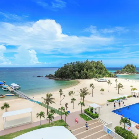 KARIYUSHI LCH.RESORT on The Beach