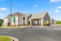 Quality Inn Tallapoosa Hotels near Pilot Travel Center