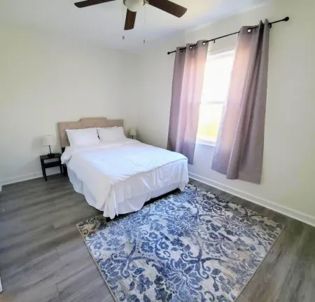 Lakewoodlyon Park Renovated Cottage Near Duke 28a Отели рядом с достопримечательностью «Университет Дьюк»