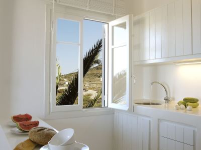 Kapetan Tasos Suites