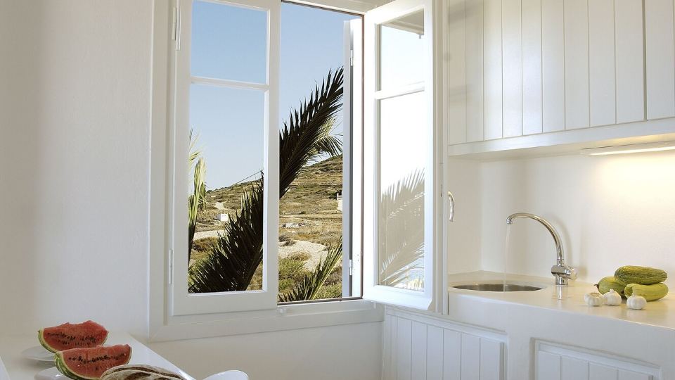 Kapetan Tasos Suites