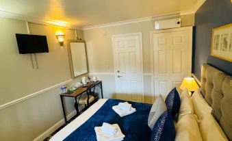 4 Sisters Inn - Housity