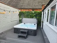 Centre Apartment - Sleeps 2 & Roof Top Hot Tub - Hot Tub