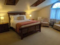 The Carriage House Inn Bed and Breakfast فنادق في Conneaut Lakeshore