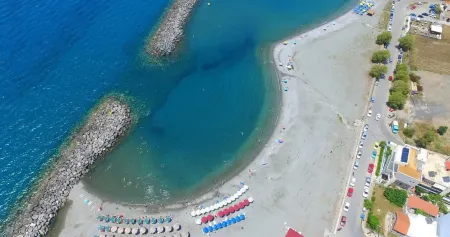 Kalamata Garden Haven - Escape Amidst Greenery