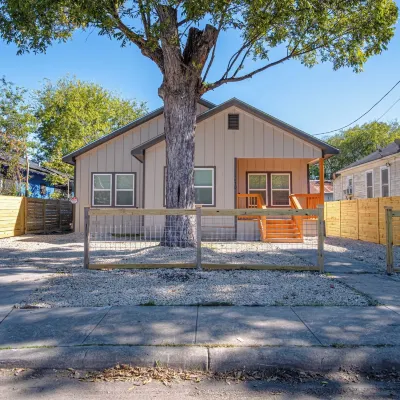 Urban Delight 4BR3BA Near City Center Hotels near Mission Trail
