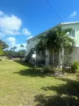 Charming 2-bedroom 2- bath home located in the middle of The Key Deer Refuge. Hotels in Big Pine Key