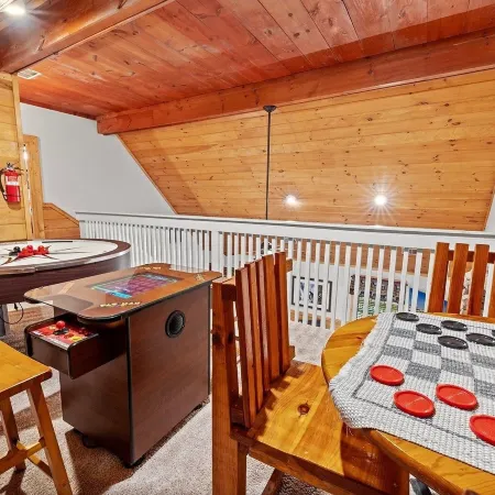 Sugar Bear Mountain Hideaway 3 Bedroom Cabin by RedAwning