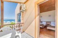 Sandy Beach Complex - Poolside Studios & Seaside Apartments