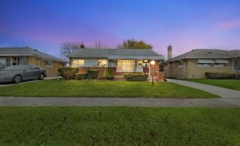 Cozy 3Br Westland Retreat 3 Bedroom Home by RedAwning