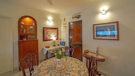 Yellowbrick - Calcutta's Freshest BnB Отели рядом с достопримечательностью «Сейнт Джон Черч»