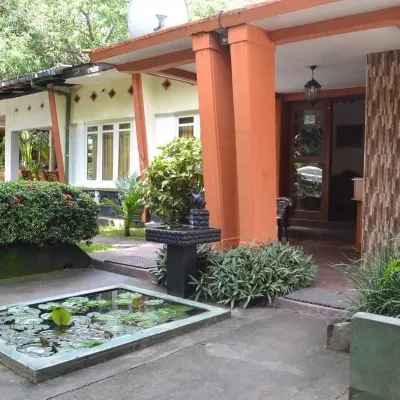 Wood Side Tour Inn Hotels near Minneriya National Park