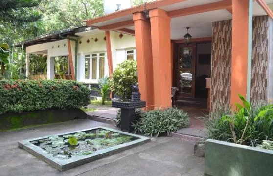 伍德賽德旅遊旅館