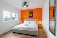 Dual Bachelor Pads w/ Rooftop Lounge & Games Sleeps 26 5 Min to Broadway