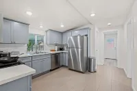 Foothills LA Hideaway Patio Lounge Work-friendly