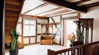 Altes Pfarrhaus Hotel Und Restaurant فنادق في Bad uberkingen