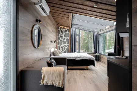 Private & Cozy Suite with lake views