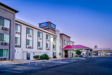 Motel 6 - Hesperia, CA - West Main Street - I-15