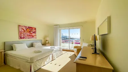 Yes Vista Marina T1 by HSR Vilamarina Отели рядом с достопримечательностью «Praia da Quarteira»