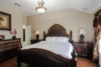 Charming Pond Villa 3-bedroom 2 Bath house DFW