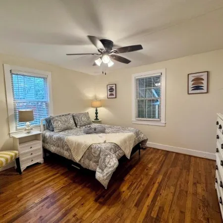 Charming 2-bedroom house with WiFi, Minutes from Masters & Downtown Augusta