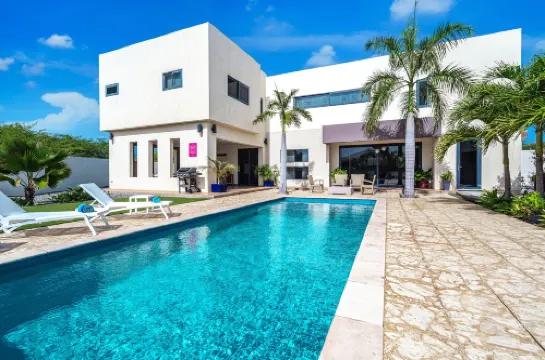 Spectacular Designer Villa 5 Star Luxury 6 Bedroom New