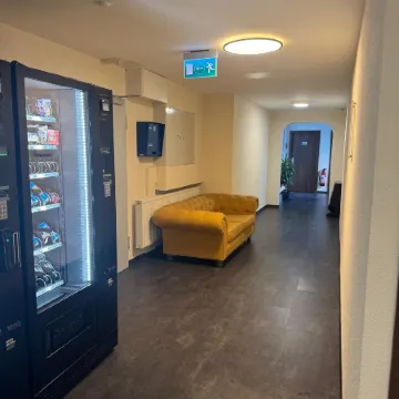 Hotel Capitol Zentrum - 24h -