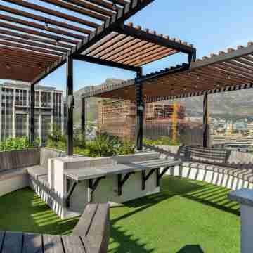 The Duke Luxury Apartments Hotel Exterior